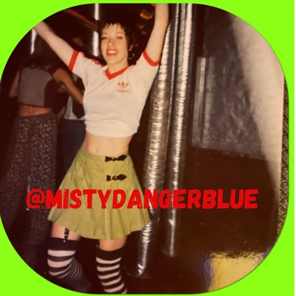 MEET THE POSHER - Picture 14 of 16